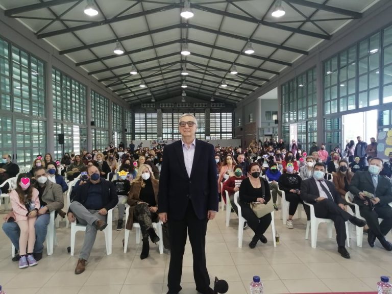 Μεγάλη προσέλευση στην εκδήλωση για τον σχολικό εκφοβισμό με ομιλητή τον ψυχίατρο Δημήτρη Σούρα