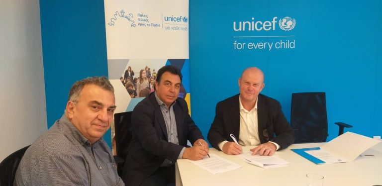 Μνημόνιο συνεργασίας με τη UNICEF για τα παιδιά υπέγραψε ο δήμαρχος Πύργου Παναγιώτης Αντωνακόπουλος